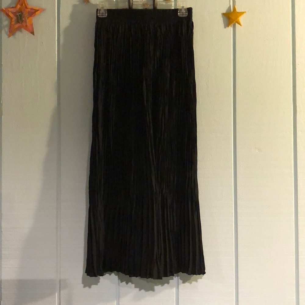Black skirt